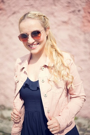 Ana Zontar Ana Zontar